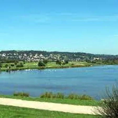 2 Pieces Avec Balcon Et Parking Proche - Fr-1-712-81