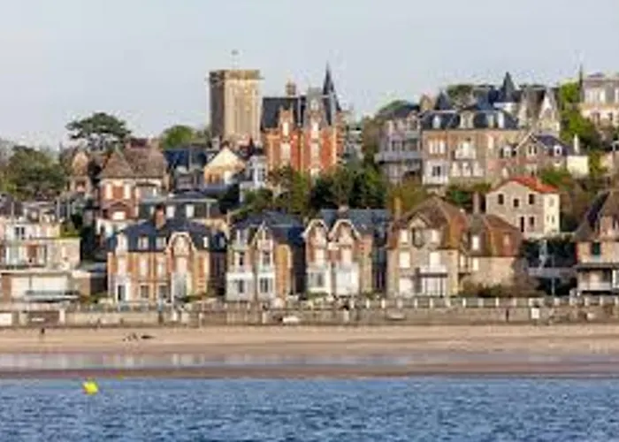 2 Pièces Avec Balcon Et Parking Près De La - Fr-1-712-81 Villers-sur-Mer